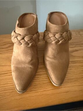 Universal Thread Braided Suede Pointed Mules - Tan